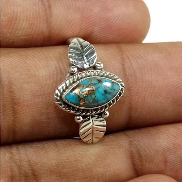 Vintage Style Leaf and Turquoise Ring - Picture 2 of 3